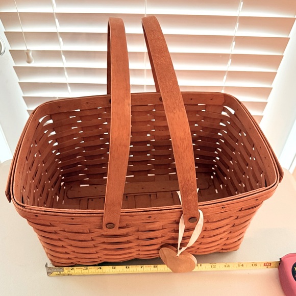 1990 Longaberger Large Market Basket w/ Swing Handles Signed 16”x11.5”x9” Charm - Picture 3 of 16